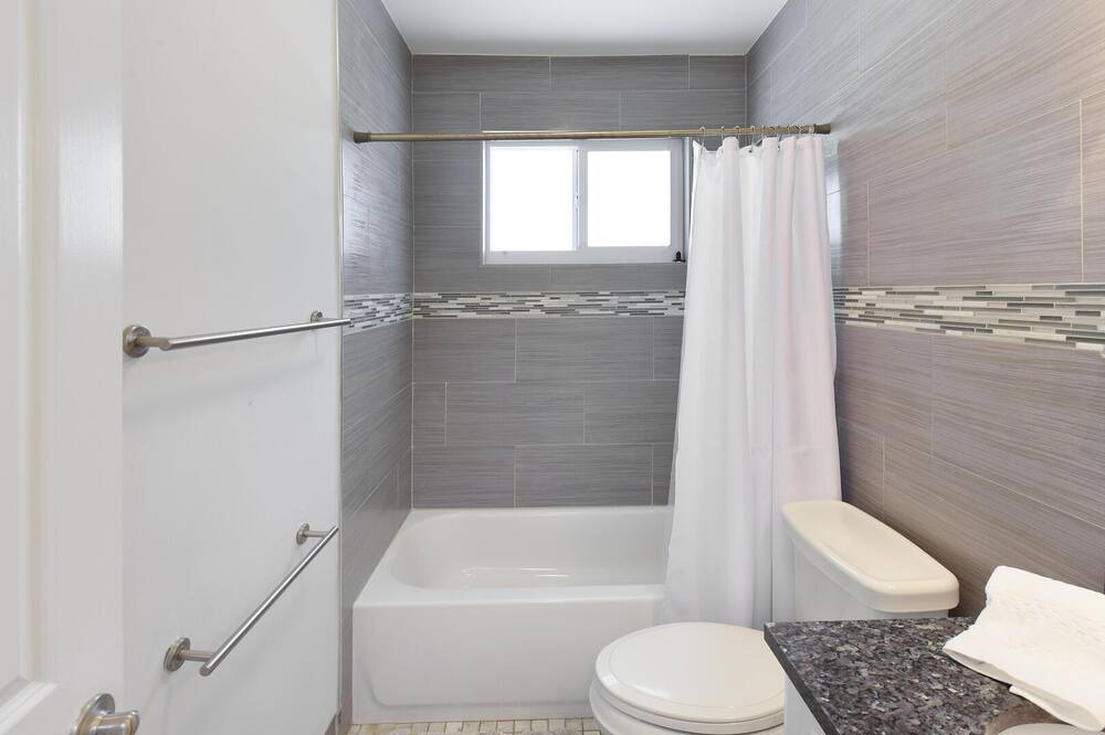 Photo of Bathroom in Lighthouse Point