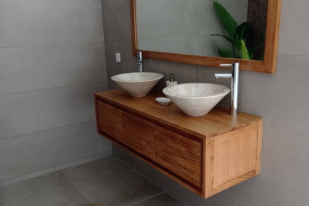 Photo of Bathroom in Banyuls-dels-Aspres