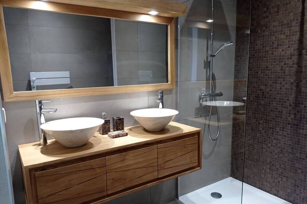Photo of Bathroom in Banyuls-dels-Aspres