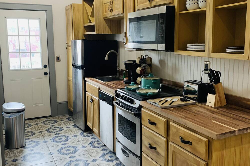 Photo of Kitchen in Savannah Victorian District