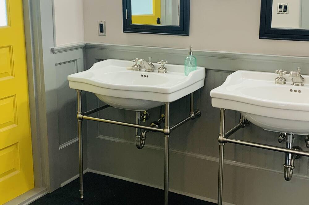Photo of Bathroom in Savannah Victorian District