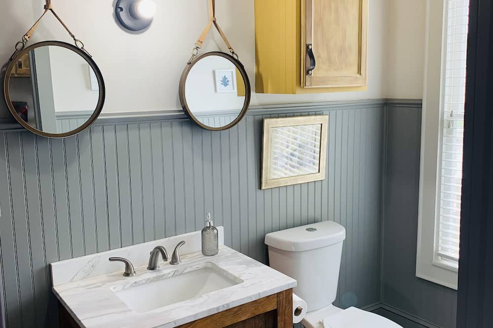 Photo of Bathroom in Savannah Victorian District