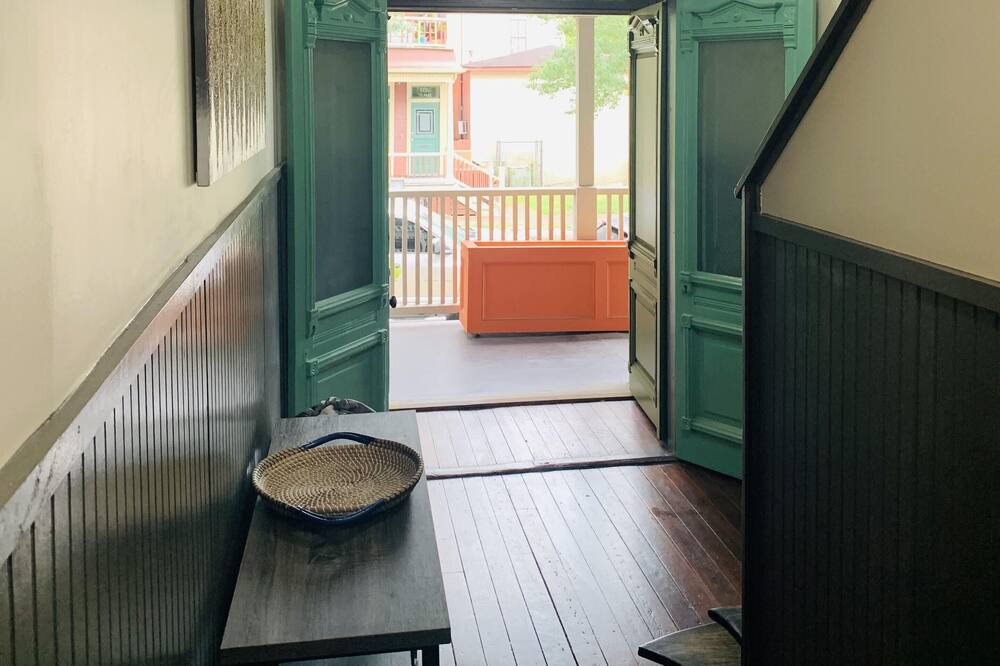 Photo of Outdoor in Savannah Victorian District