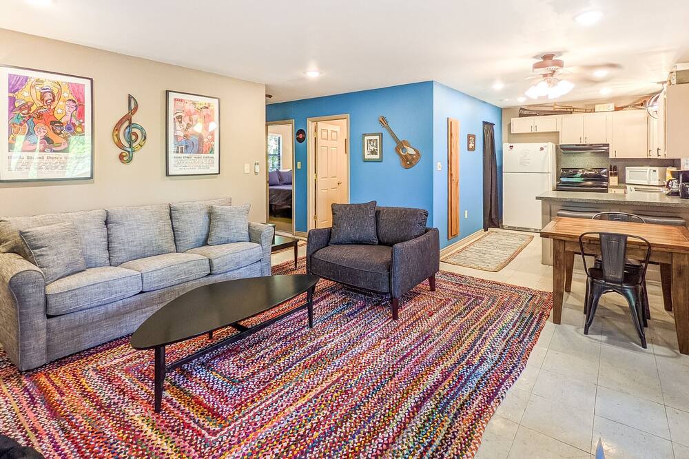 Photo of Livingroom in Boswell