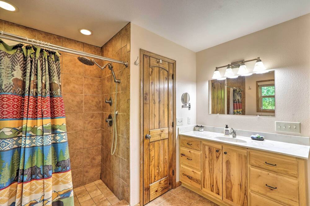 Photo of Bathroom in Murphy