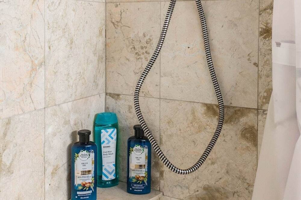 Photo of Bathroom in Printers Row