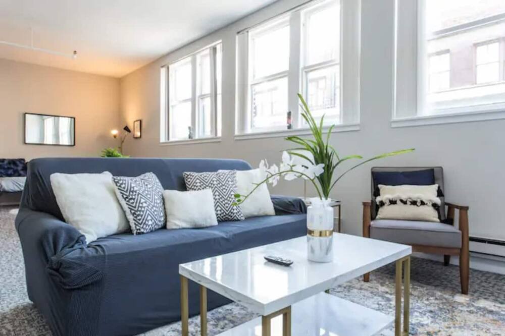 Photo of Livingroom in Printers Row