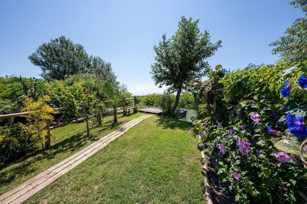 Photo of Outdoor in Vauvert