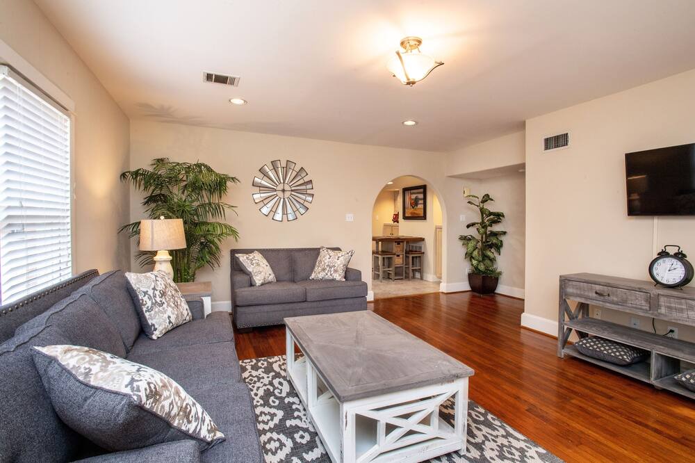 Photo of Livingroom in Montrose