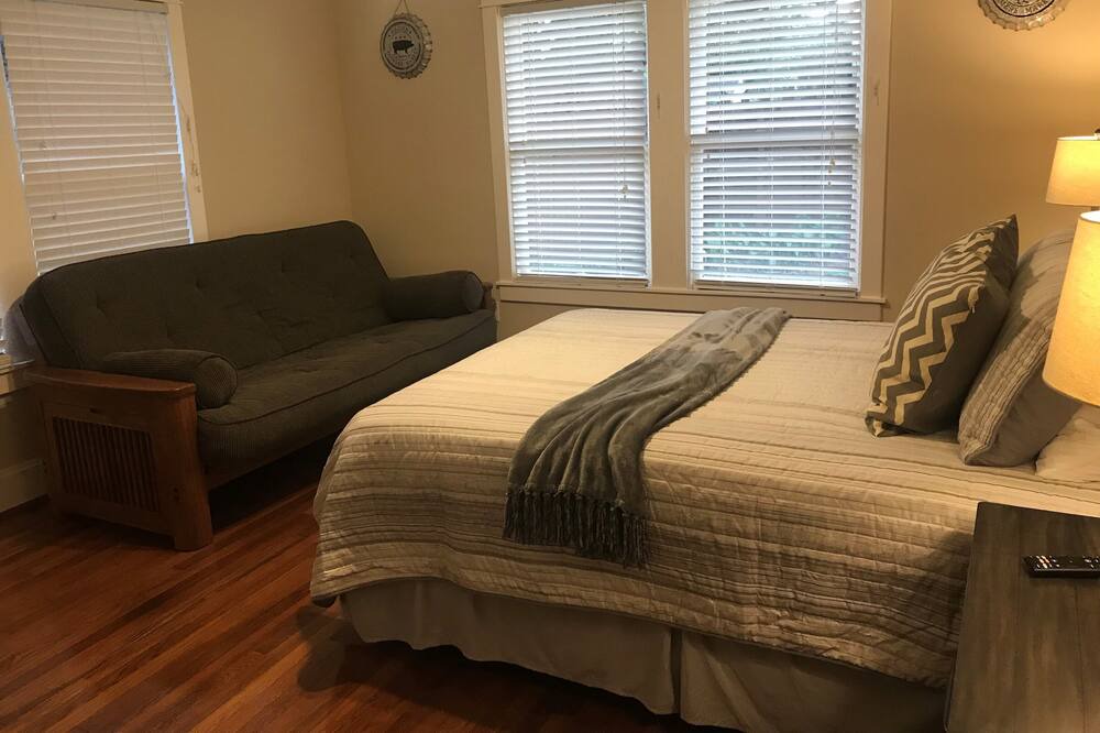 Photo of Bedroom in Montrose