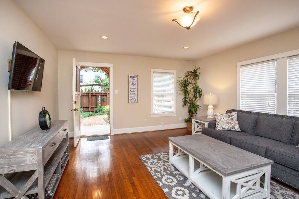 Photo of Livingroom in Montrose