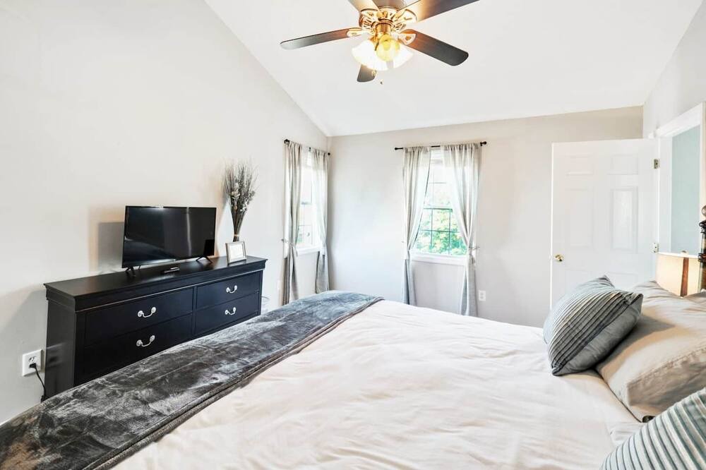 Photo of Bedroom in Knightdale