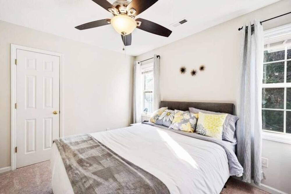 Photo of Bedroom in Knightdale