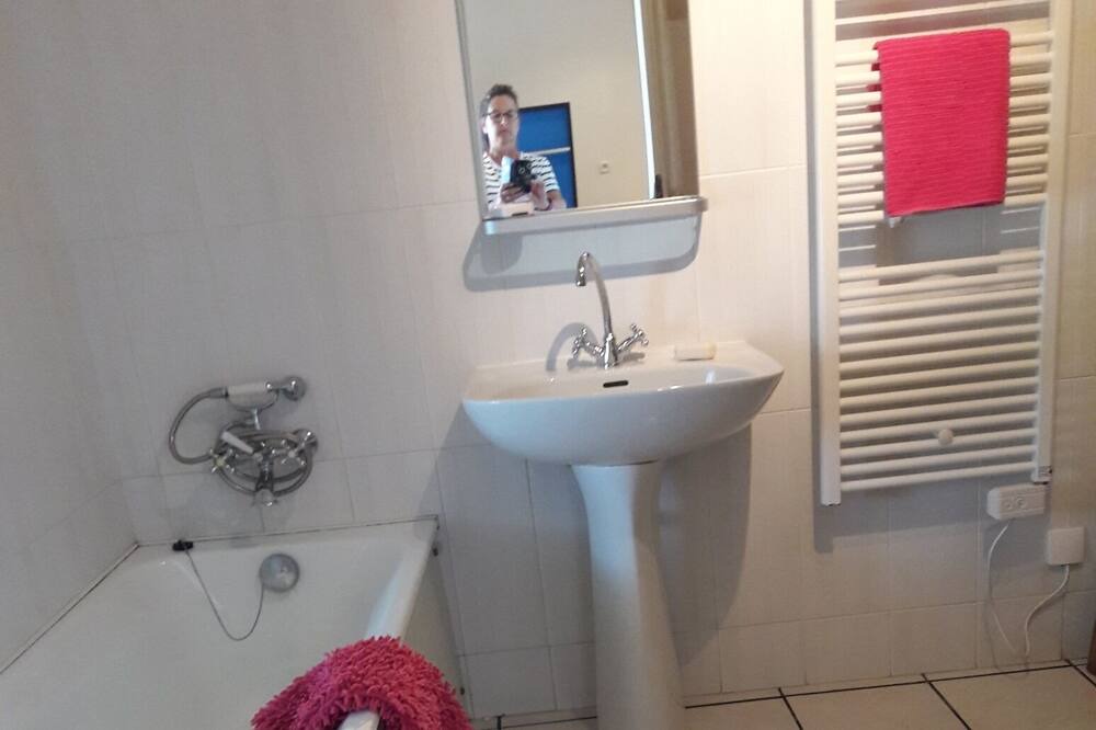 Photo of Bathroom in Saint-Pierre-du-Chemin