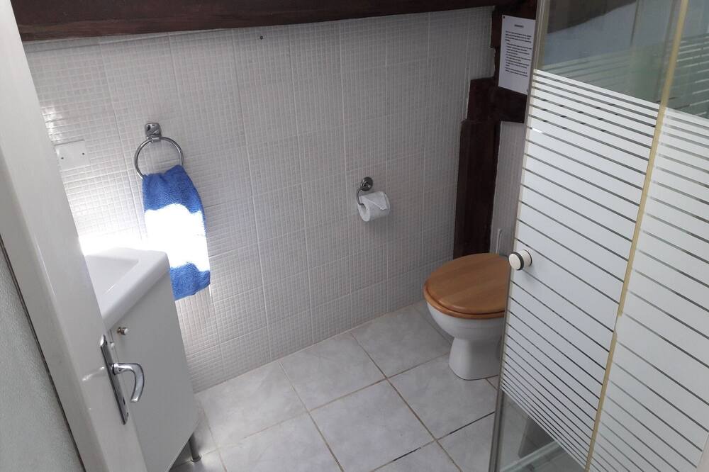 Photo of Bathroom in Saint-Pierre-du-Chemin