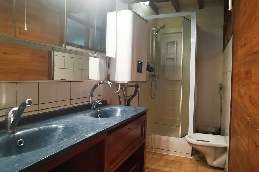 Photo of Bathroom in Sassetot-le-Mauconduit