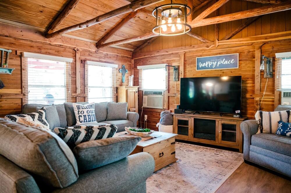 Photo of Livingroom in La Grange