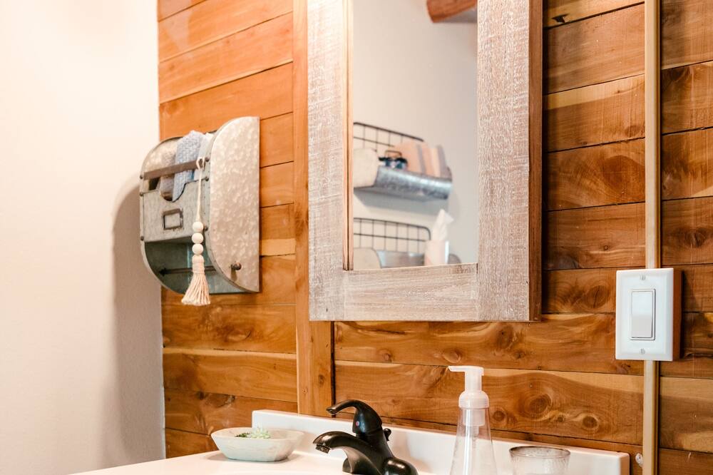 Photo of Bathroom in La Grange