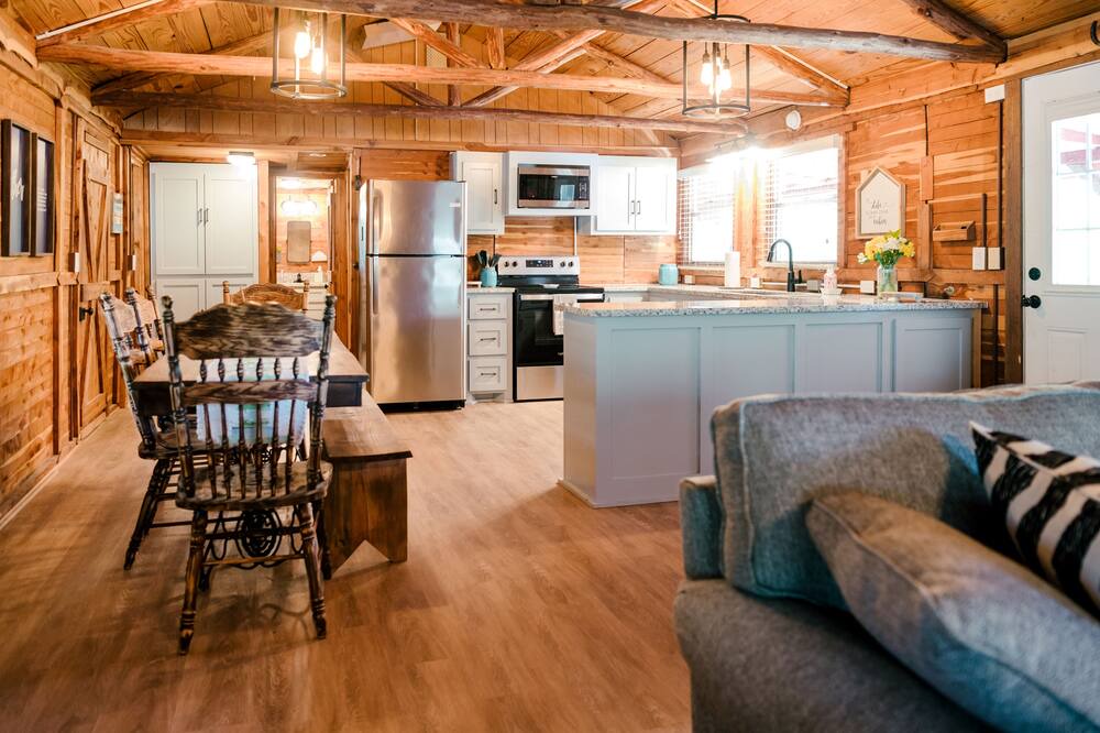Photo of Livingroom in La Grange