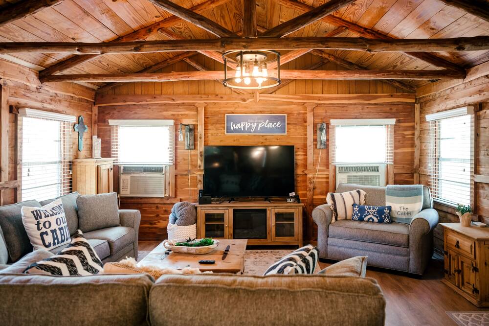 Photo of Livingroom in La Grange
