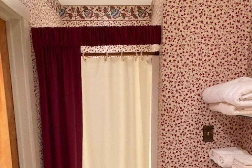 Photo of Bathroom in Flatgap