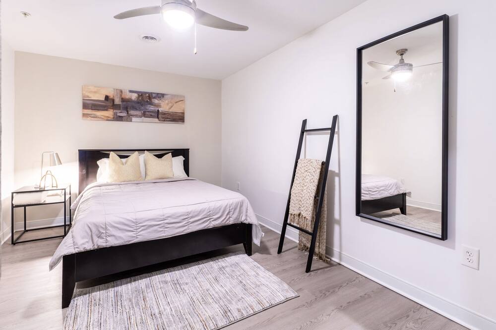 Photo of Bedroom in Monroe Ward