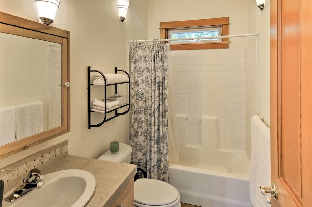 Photo of Bathroom in Vashon Island