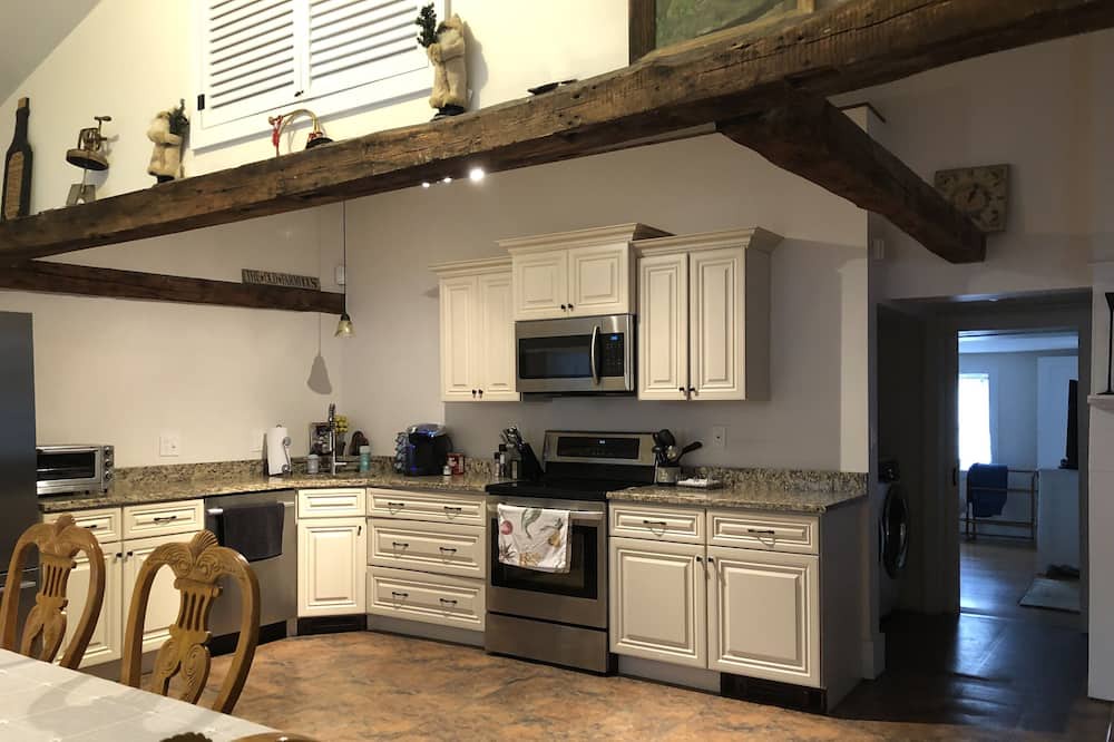 Photo of Kitchen in Methuen