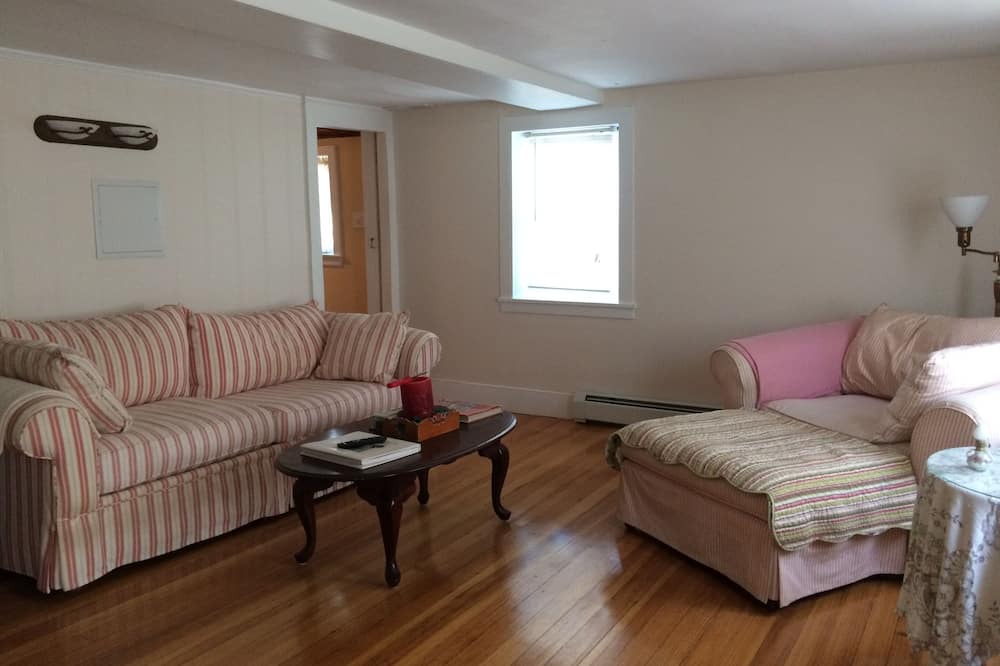 Photo of Livingroom in Methuen