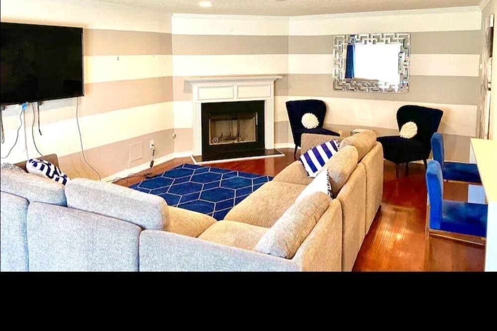 Photo of Others in Ellenwood