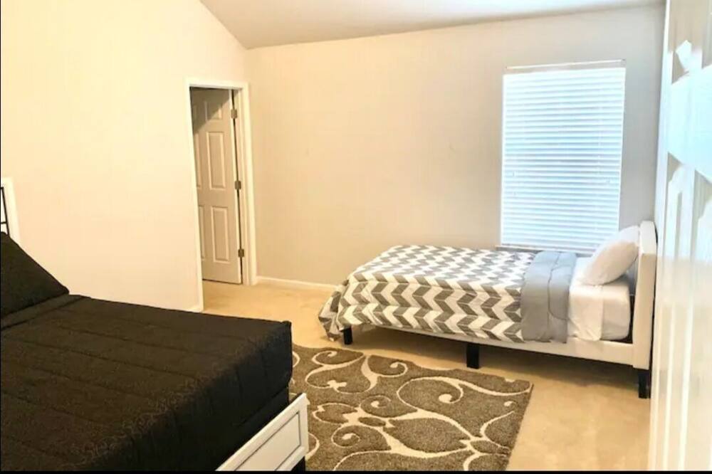 Photo of Bedroom in Ellenwood
