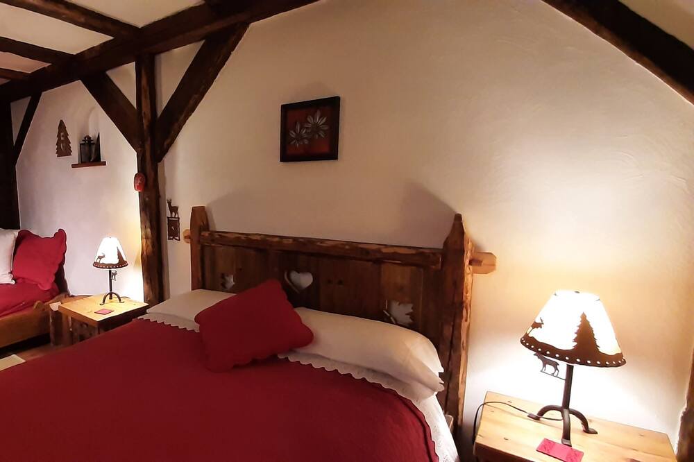 Photo of Bedroom in Saint-Brigitte-de-Laval