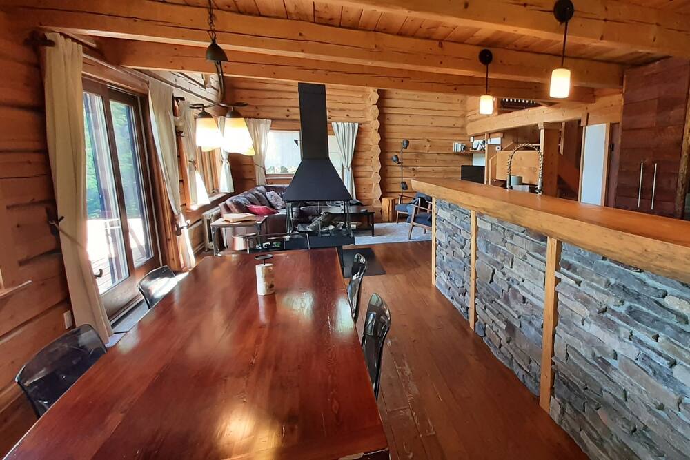 Photo of Livingroom in Saint-Brigitte-de-Laval