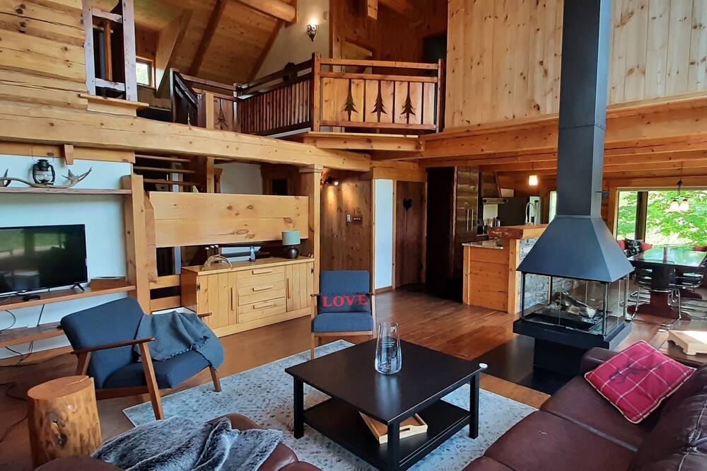 Photo of Livingroom in Saint-Brigitte-de-Laval