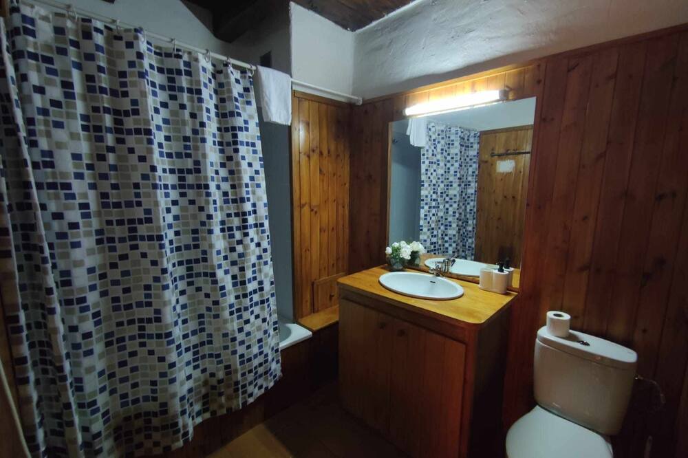 Photo of Bathroom in Linsoles