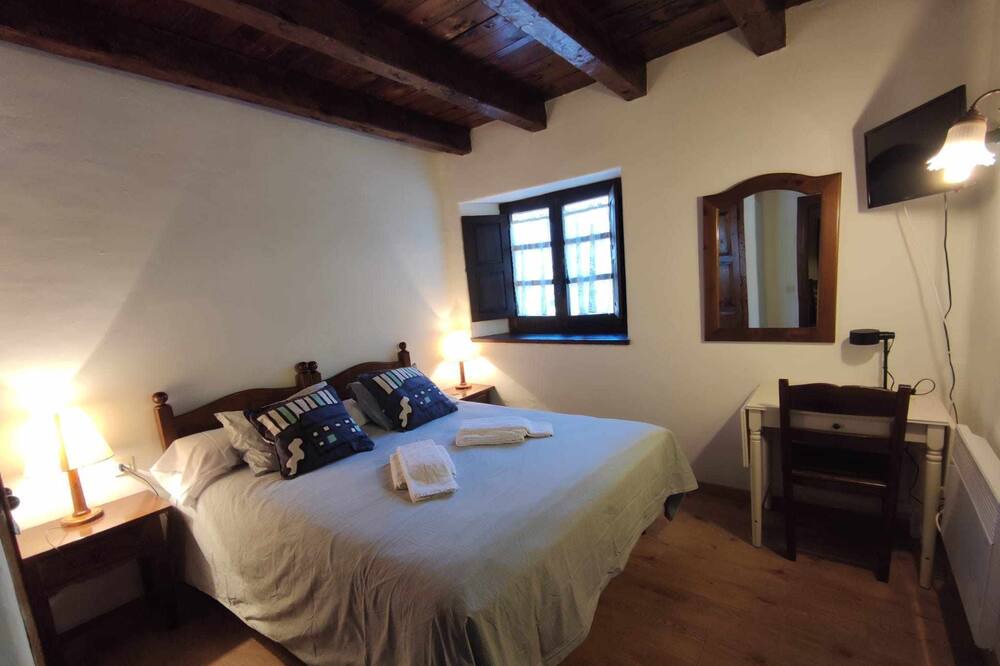Photo of Bedroom in Linsoles