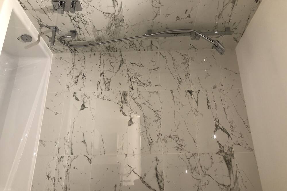 Photo of Bathroom in Griffintown