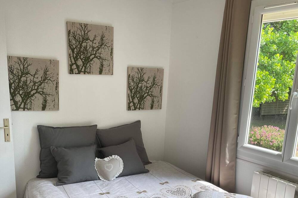 Photo of Bedroom in Labastide-du-Temple