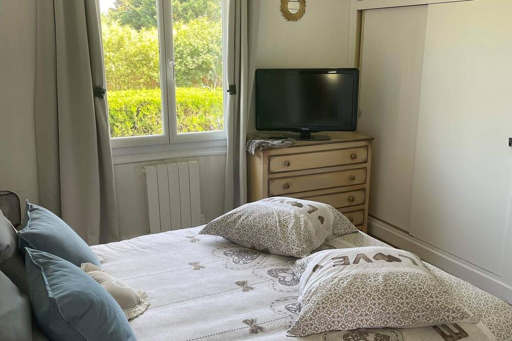 Photo of Bedroom in Labastide-du-Temple