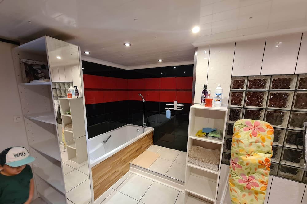 Photo of Bathroom in Wimille