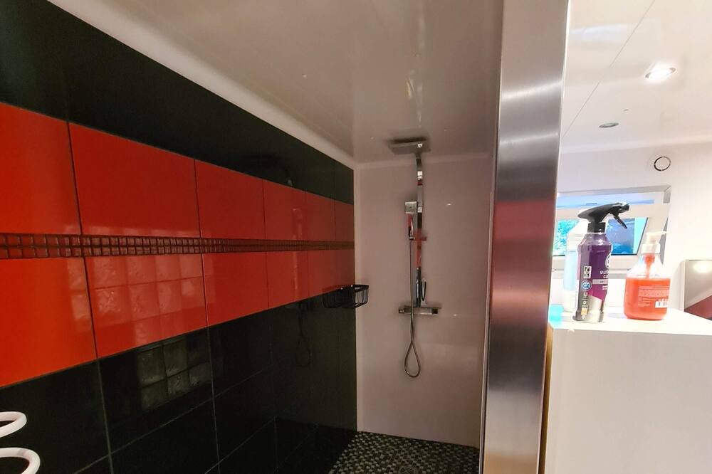 Photo of Bathroom in Wimille