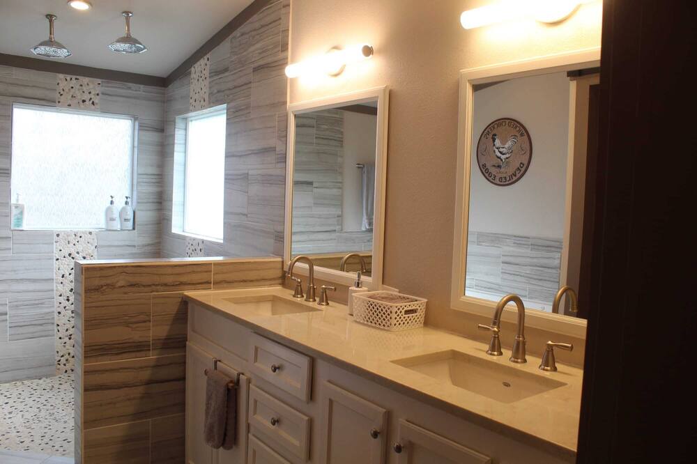 Photo of Bathroom in Cross Mountain