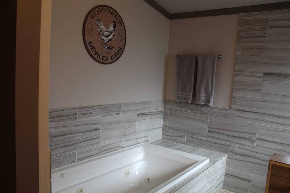 Photo of Bathroom in Cross Mountain