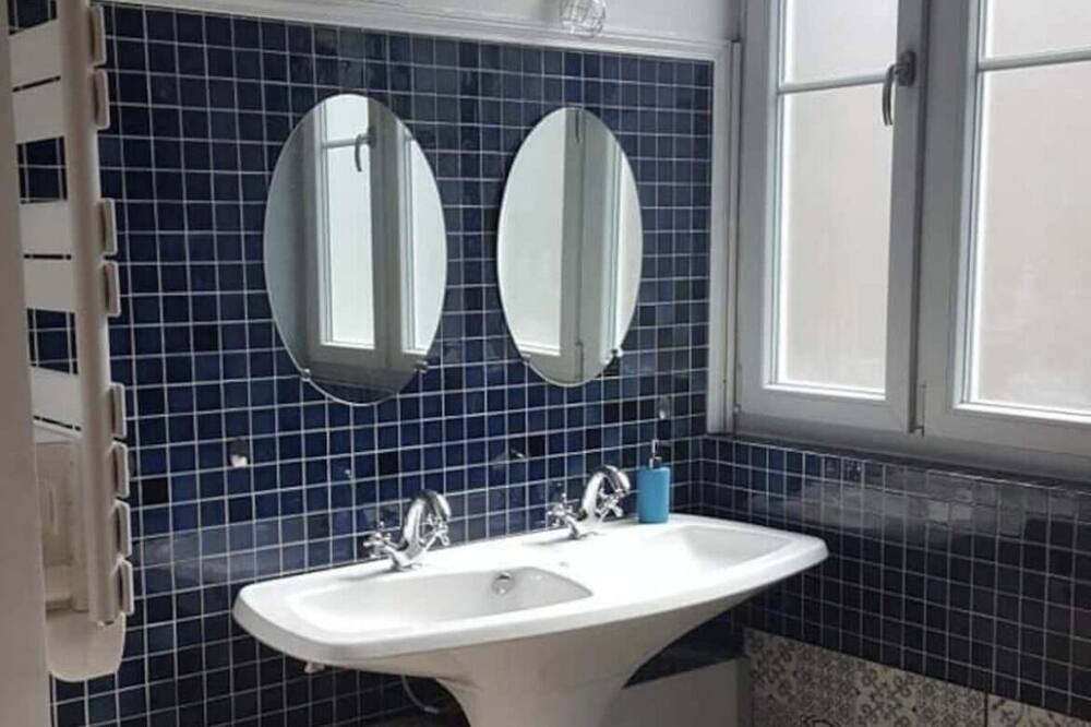 Photo of Bathroom in Besancon Old Town