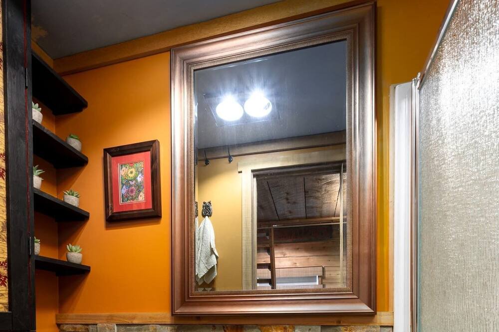 Photo of Bathroom in Concrete