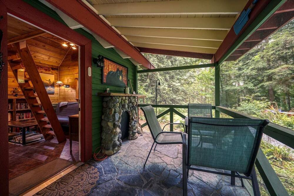 Photo of Patio Balcony in Concrete