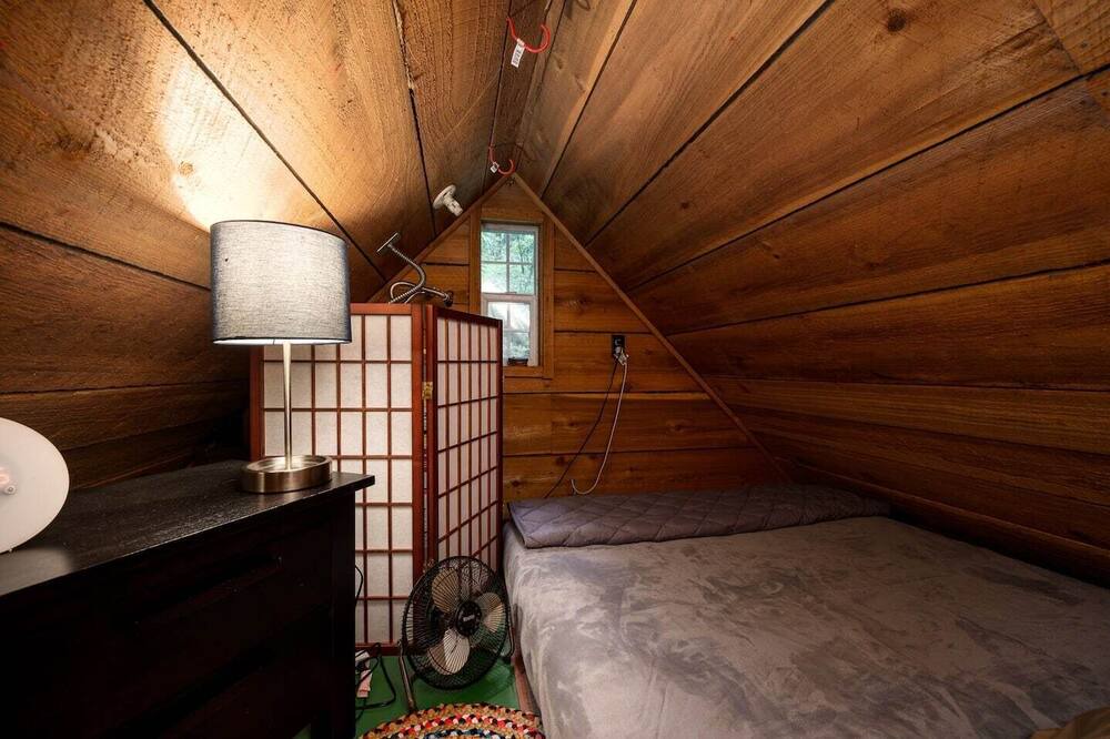Photo of Bedroom in Concrete