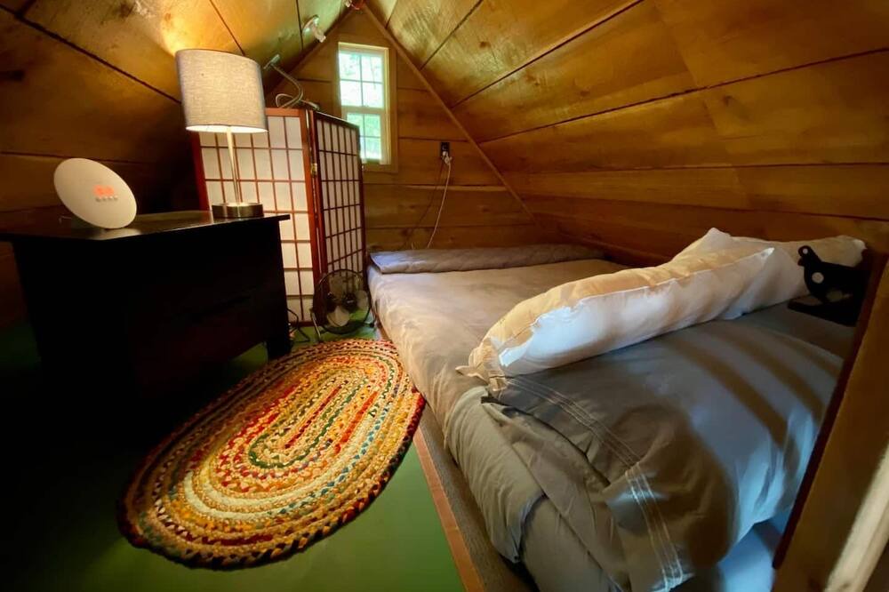 Photo of Bedroom in Concrete