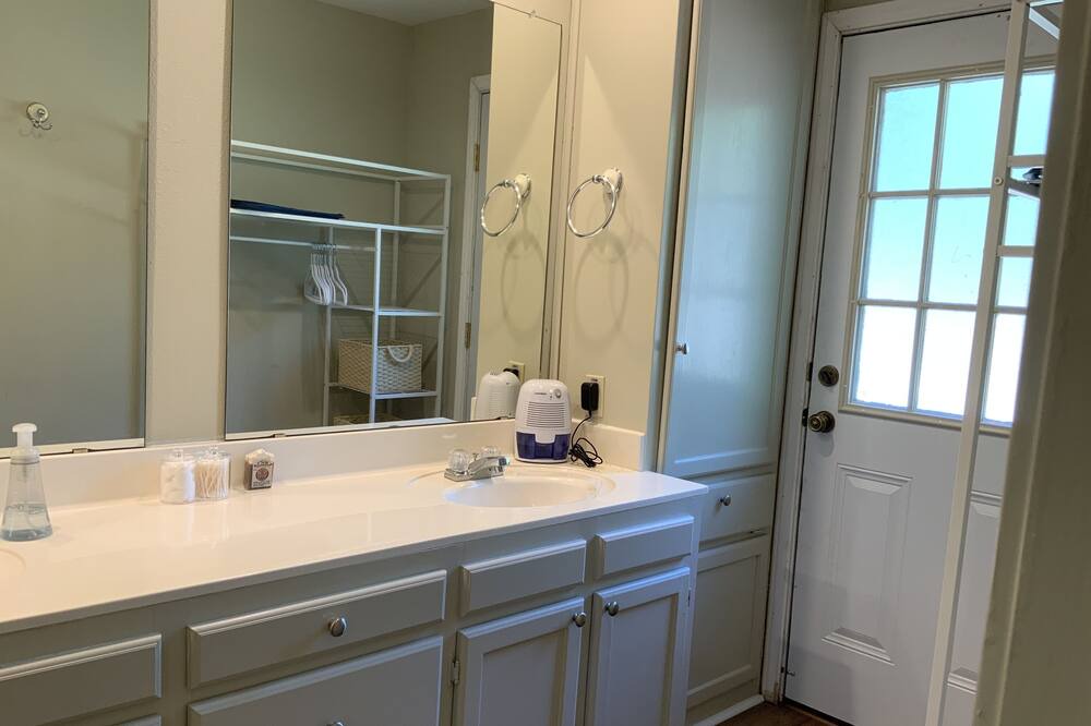 Photo of Bathroom in Franklin