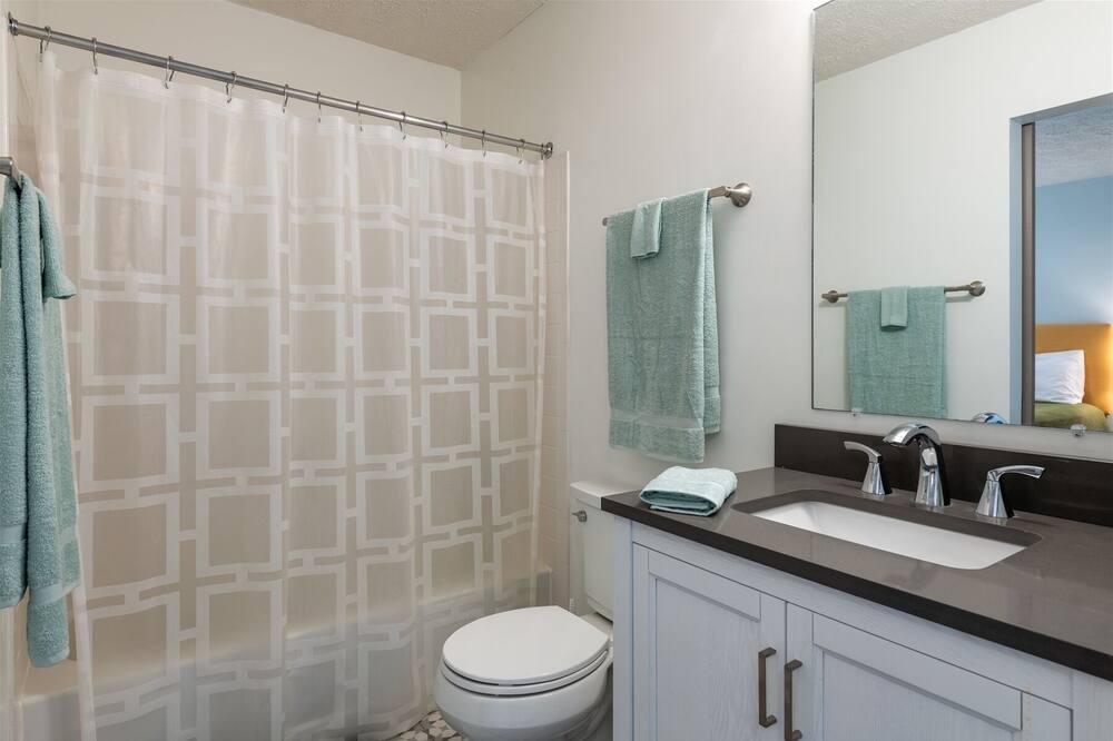 Photo of Bathroom in North Shore Acres